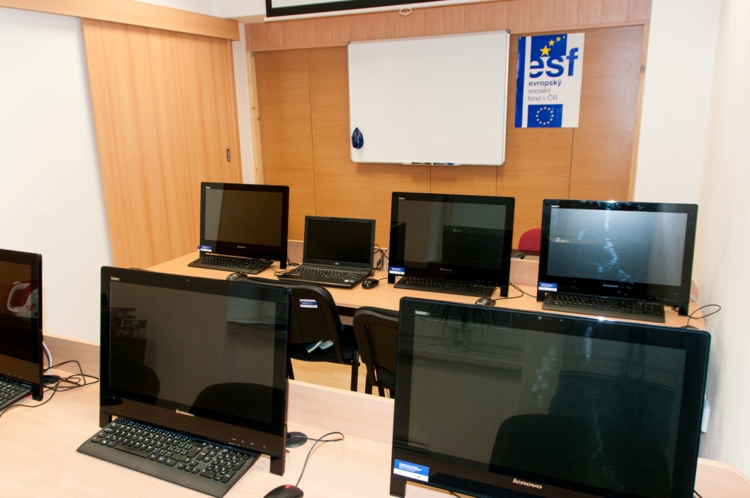 školicí místnost admis - počítačová učebna